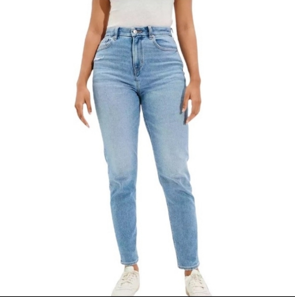 American Eagle Stretch Curvy Mom Jean in Light Wash | Size 12